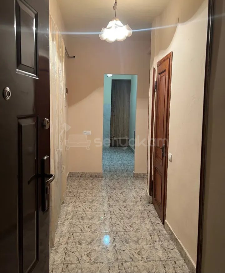 3 Սենյականոց Բնակարան Քարե Շենքում, 77քմ, 1/9 հարկ, Կապիտալ Վերանորոգված, Կահավորված, Արևկող