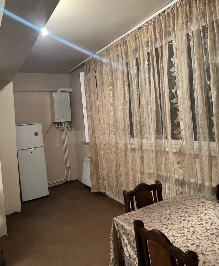3 Սենյականոց Բնակարան Քարե Շենքում, 77քմ, 1/9 հարկ, Կապիտալ Վերանորոգված, Կահավորված, Արևկող