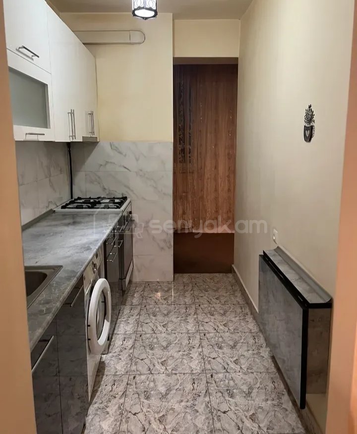 3 Սենյականոց Բնակարան Քարե Շենքում, 77քմ, 1/9 հարկ, Կապիտալ Վերանորոգված, Կահավորված, Արևկող