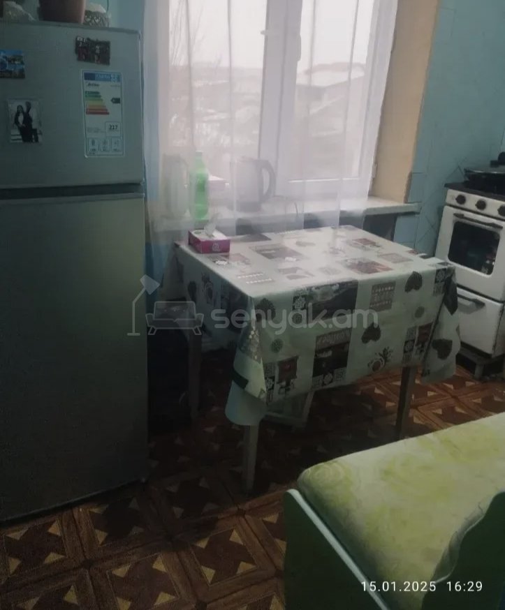 2 Սենյականոց Բնակարան Քարե Շենքում, 56քմ, 3/5 հարկ, Նորմալ Վիճակում, Կահավորված, Արևկող