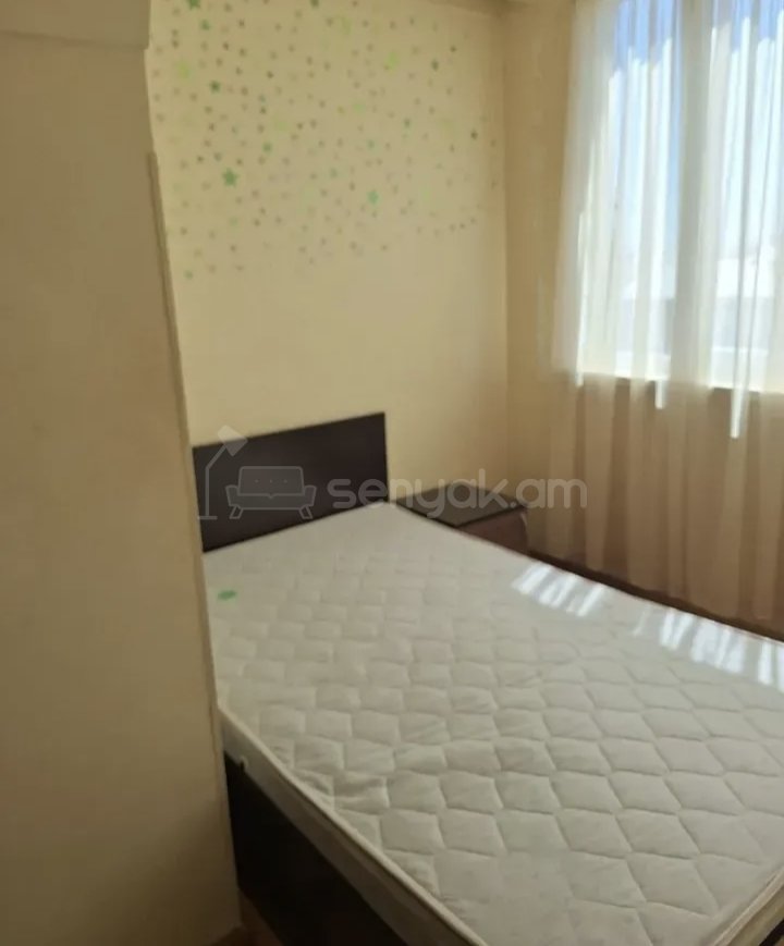 1 Սենյականոց Բնակարան Քարե Շենքում, 51քմ, 5/5 հարկ, Նորմալ Վիճակում, Կահավորված