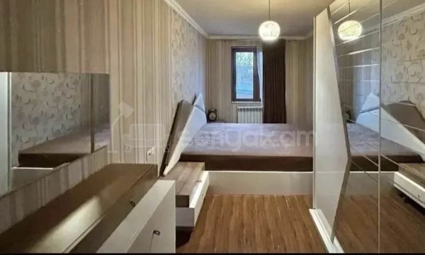 3 Սենյականոց Բնակարան Քարե Շենքում, 58քմ, 3/5 հարկ, Կապիտալ Վերանորոգված, Կահավորված