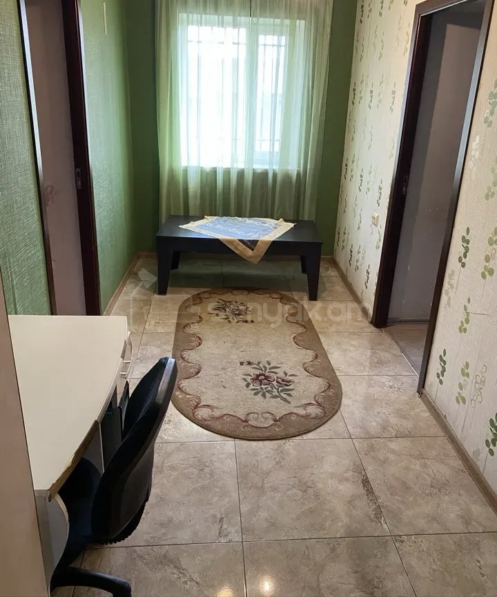 4 Սենյականոց Բնակարան Քարե Շենքում, 78քմ, 1/1 հարկ, Կապիտալ Վերանորոգված, Կահավորված