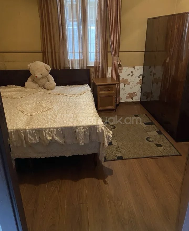 4 Սենյականոց Բնակարան Քարե Շենքում, 78քմ, 1/1 հարկ, Կապիտալ Վերանորոգված, Կահավորված