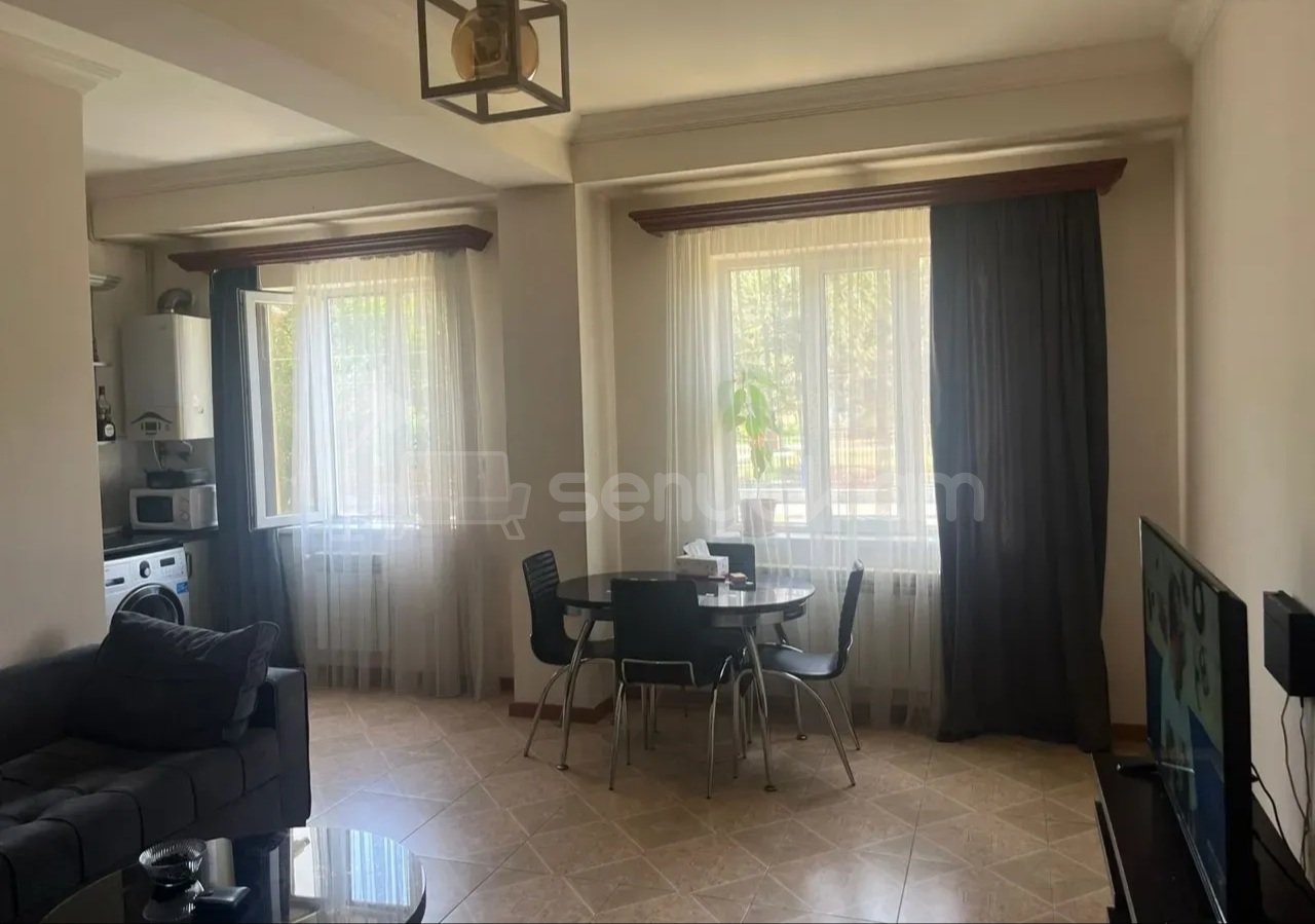 4 Սենյականոց Բնակարան Քարե Շենքում, 75քմ, 3/4 հարկ, Կապիտալ Վերանորոգված, Կահավորված, Արևկող
