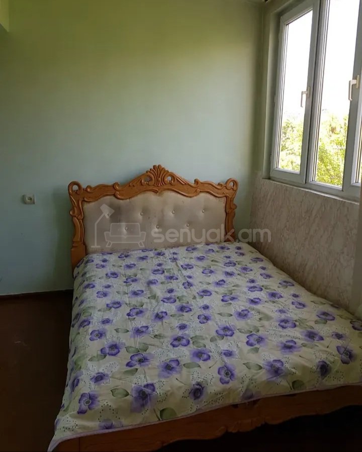 2 Սենյականոց Բնակարան Քարե Շենքում, 42քմ, 3/5 հարկ, Նորմալ Վիճակում, Կահավորված