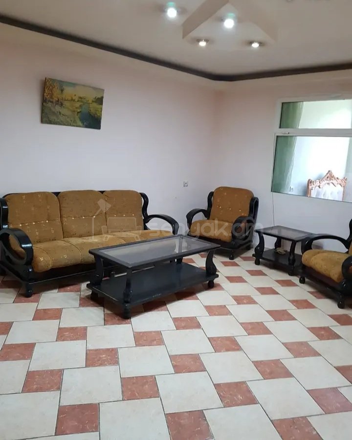 2 Սենյականոց Բնակարան Քարե Շենքում, 42քմ, 3/5 հարկ, Նորմալ Վիճակում, Կահավորված