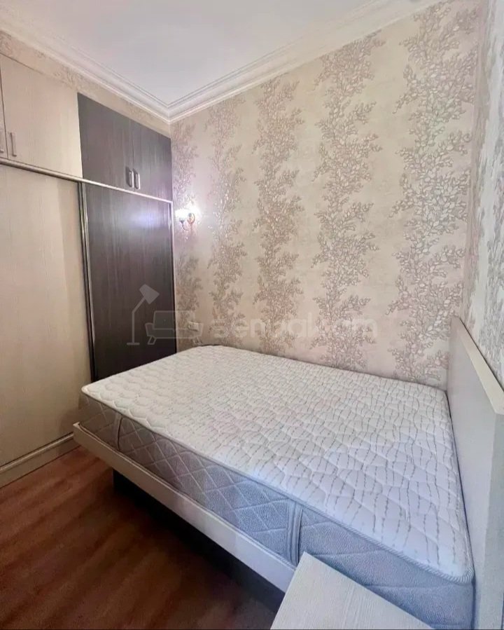 2 Սենյականոց Բնակարան Քարե Շենքում, 32քմ, 1/3 հարկ, Կապիտալ Վերանորոգված, Կահավորված