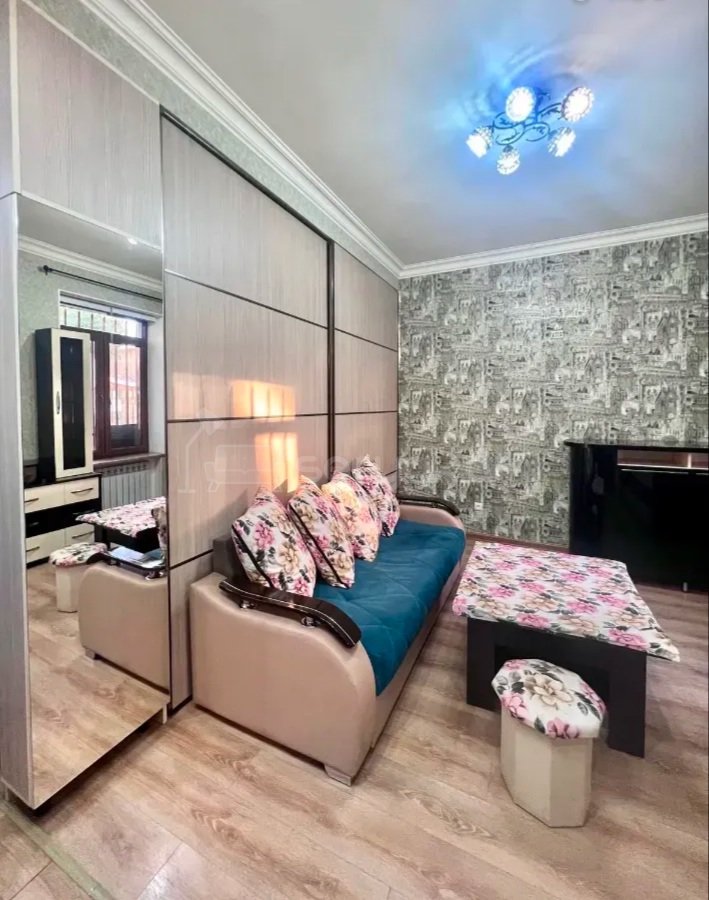 2 Սենյականոց Բնակարան Քարե Շենքում, 32քմ, 1/3 հարկ, Կապիտալ Վերանորոգված, Կահավորված