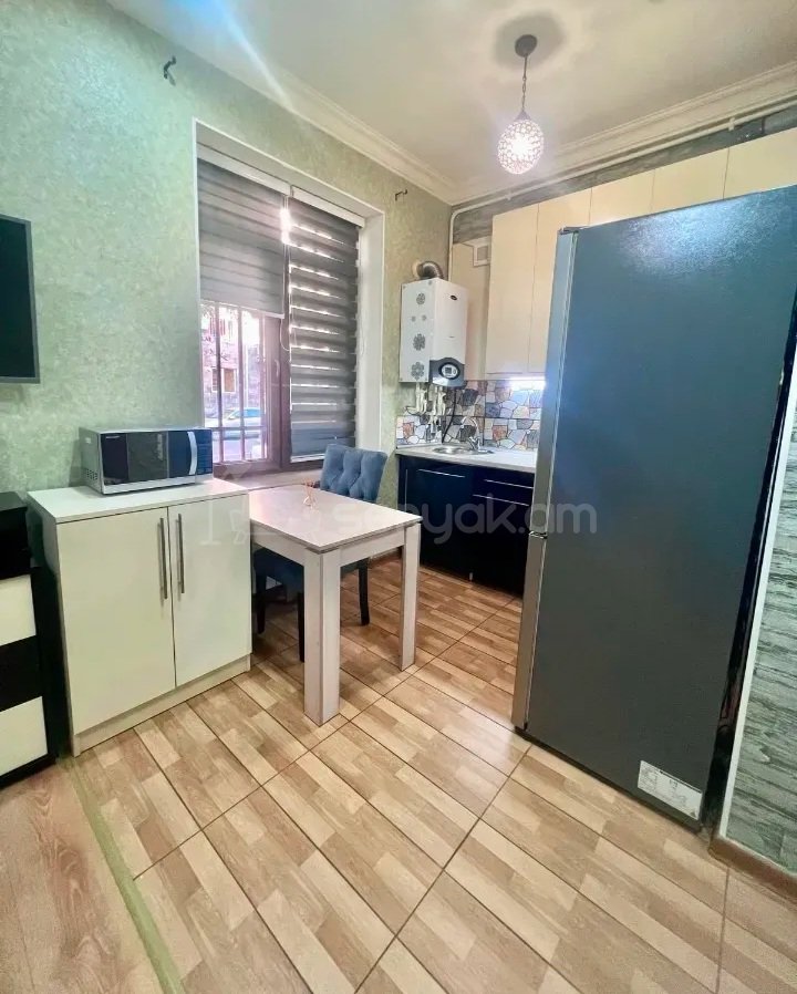 2 Սենյականոց Բնակարան Քարե Շենքում, 32քմ, 1/3 հարկ, Կապիտալ Վերանորոգված, Կահավորված