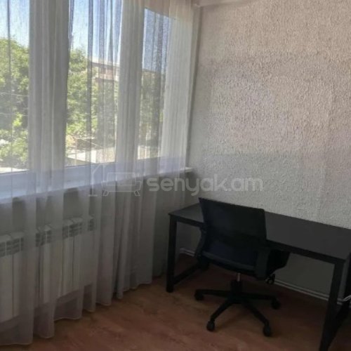 3 Սենյականոց Բնակարան Քարե Շենքում, 63քմ, 2/5 հարկ, Կապիտալ Վերանորոգված, Կահավորված, Արևկող