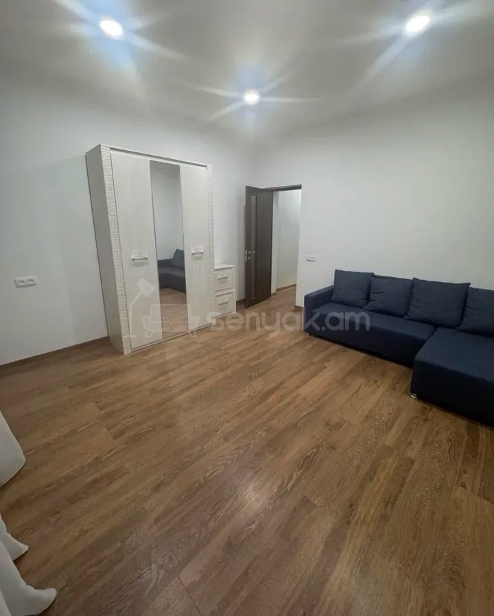 2 Սենյականոց Բնակարան Քարե Շենքում, 55քմ, 2/2 հարկ, Կապիտալ Վերանորոգված, Կահավորված