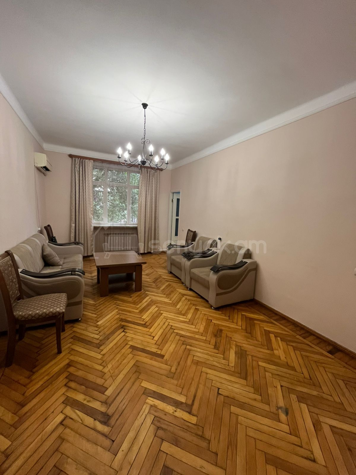 2 Սենյականոց Բնակարան Քարե Շենքում, 60քմ, 3/5 հարկ, Նորմալ Վիճակում, Կահավորված, Արևկող