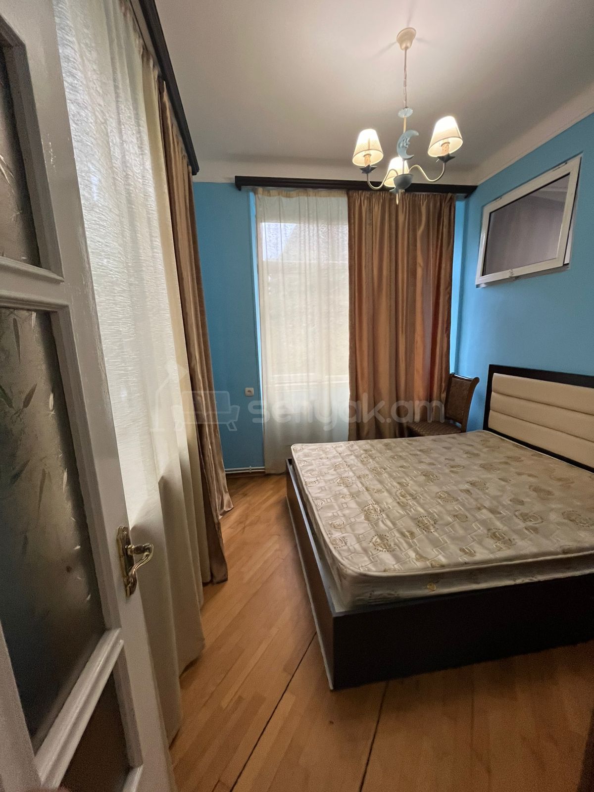2 Սենյականոց Բնակարան Քարե Շենքում, 60քմ, 3/5 հարկ, Նորմալ Վիճակում, Կահավորված, Արևկող