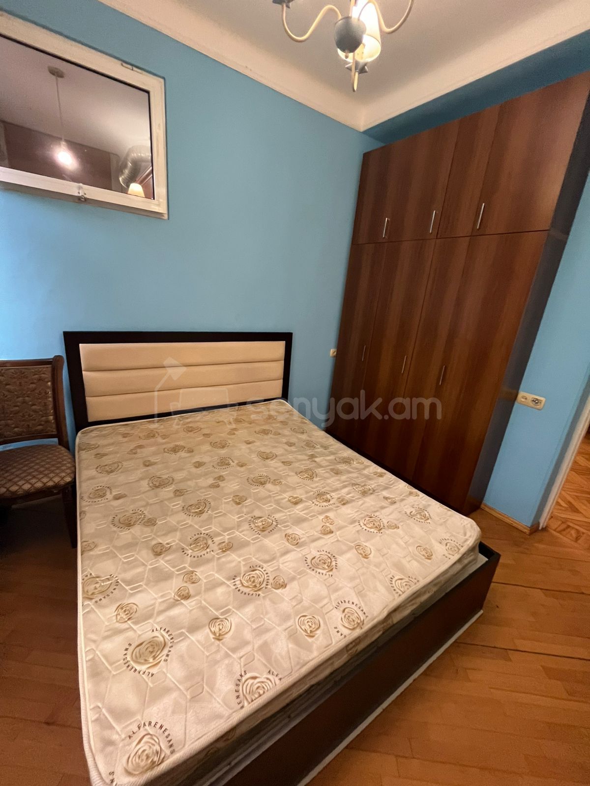 2 Սենյականոց Բնակարան Քարե Շենքում, 60քմ, 3/5 հարկ, Նորմալ Վիճակում, Կահավորված, Արևկող