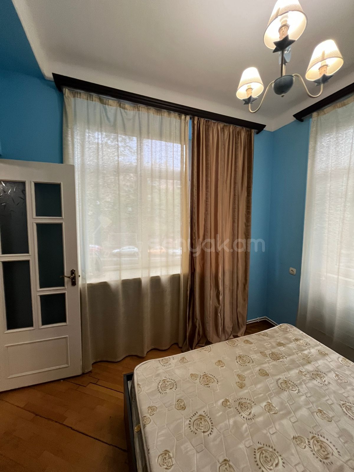 2 Սենյականոց Բնակարան Քարե Շենքում, 60քմ, 3/5 հարկ, Նորմալ Վիճակում, Կահավորված, Արևկող