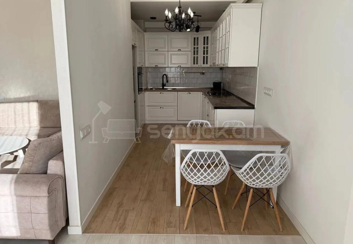 4 Սենյականոց Բնակարան Նորակառույցում, 125քմ, 8/11 հարկ, Դիզայներական Վերանորոգված, Կահավորված