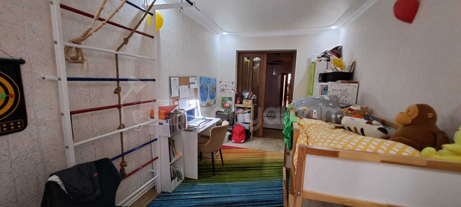 3 Սենյականոց Բնակարան Քարե Շենքում, 82քմ, 2/5 հարկ, Կապիտալ Վերանորոգված