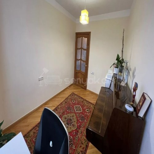 4 Սենյականոց Բնակարան, 90քմ, 2/9 հարկ, Կապիտալ Վերանորոգված, Կահավորված, Արևկող