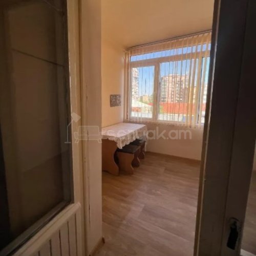 2 Սենյականոց Բնակարան Քարե Շենքում, 55քմ, 4/5 հարկ, Կոսմետիկ Վերանորոգված, Կահավորված, Արևկող