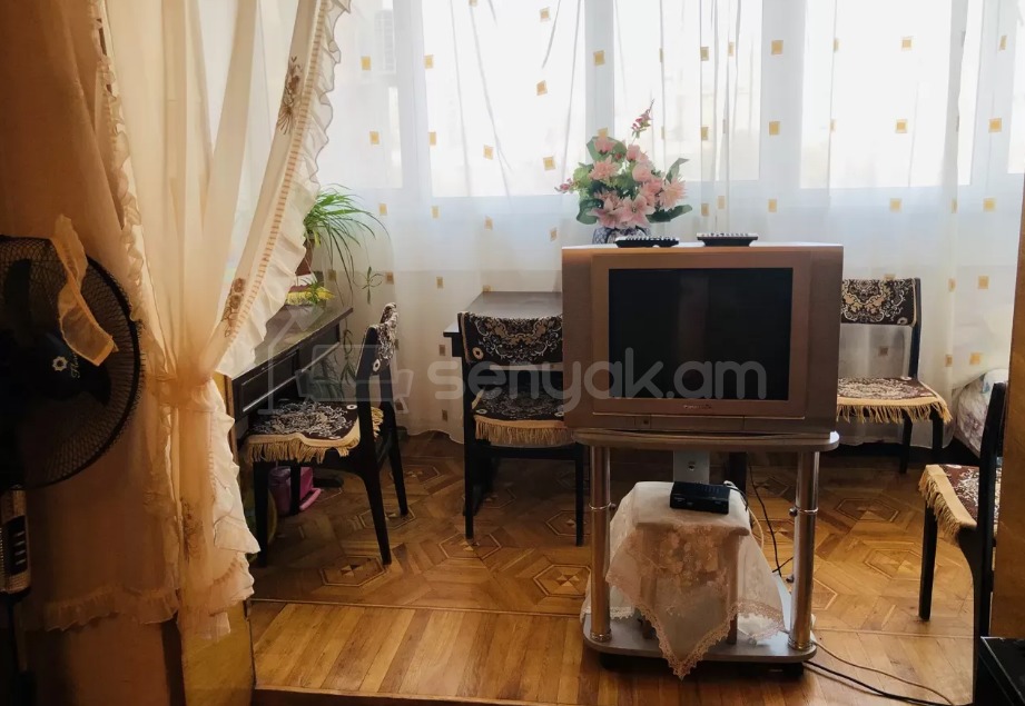 3 Սենյականոց Բնակարան, 60քմ, 5/5 հարկ, Նորմալ Վիճակում