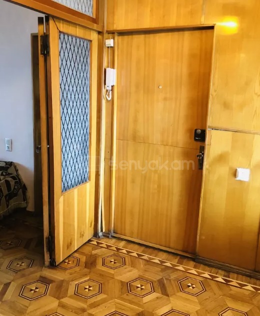 3 Սենյականոց Բնակարան, 60քմ, 5/5 հարկ, Նորմալ Վիճակում