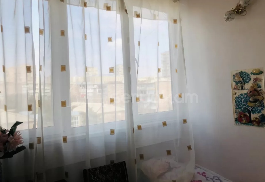 3 Սենյականոց Բնակարան, 60քմ, 5/5 հարկ, Նորմալ Վիճակում