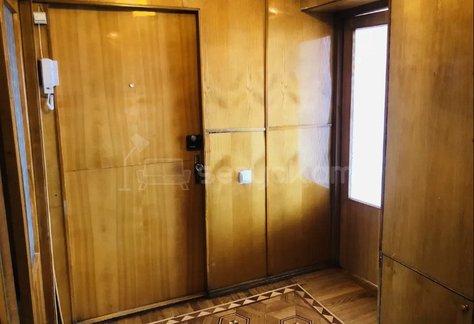 3 Սենյականոց Բնակարան, 60քմ, 5/5 հարկ, Նորմալ Վիճակում