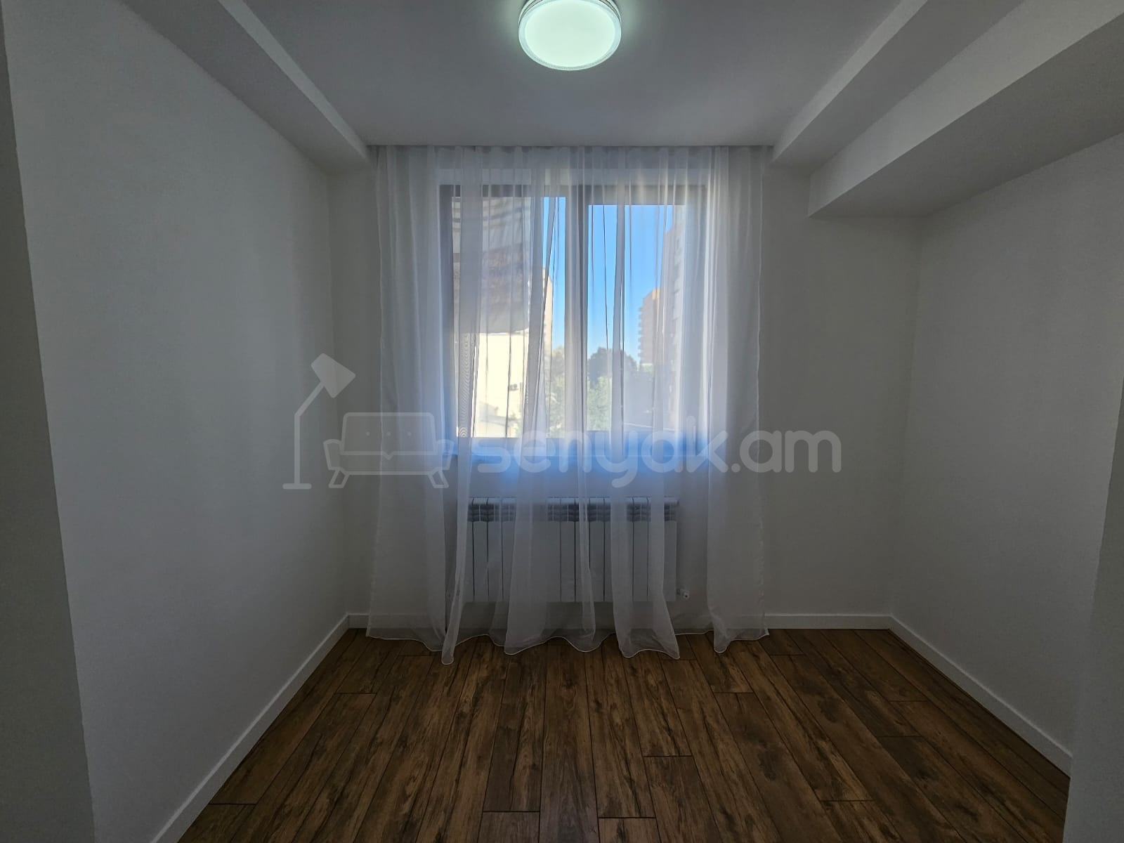 3 Սենյականոց Բնակարան Քարե Շենքում, 78քմ, 3/4 հարկ, Կապիտալ Վերանորոգված