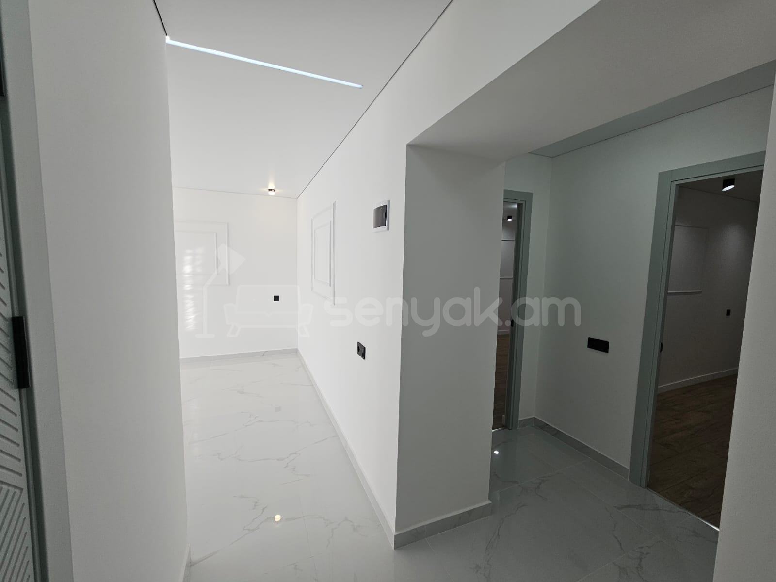 3 Սենյականոց Բնակարան Քարե Շենքում, 78քմ, 3/4 հարկ, Կապիտալ Վերանորոգված