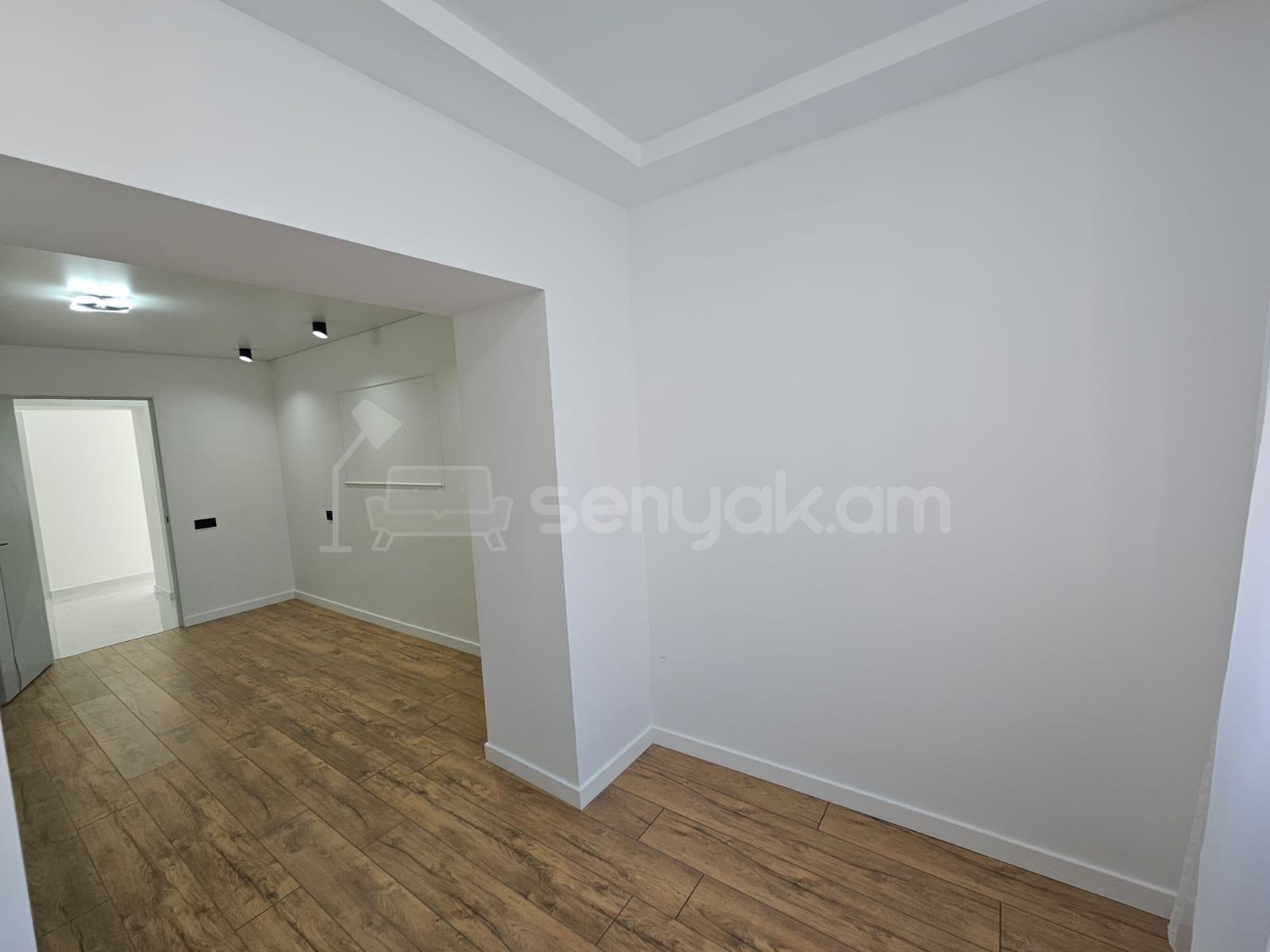 3 Սենյականոց Բնակարան Քարե Շենքում, 78քմ, 3/4 հարկ, Կապիտալ Վերանորոգված