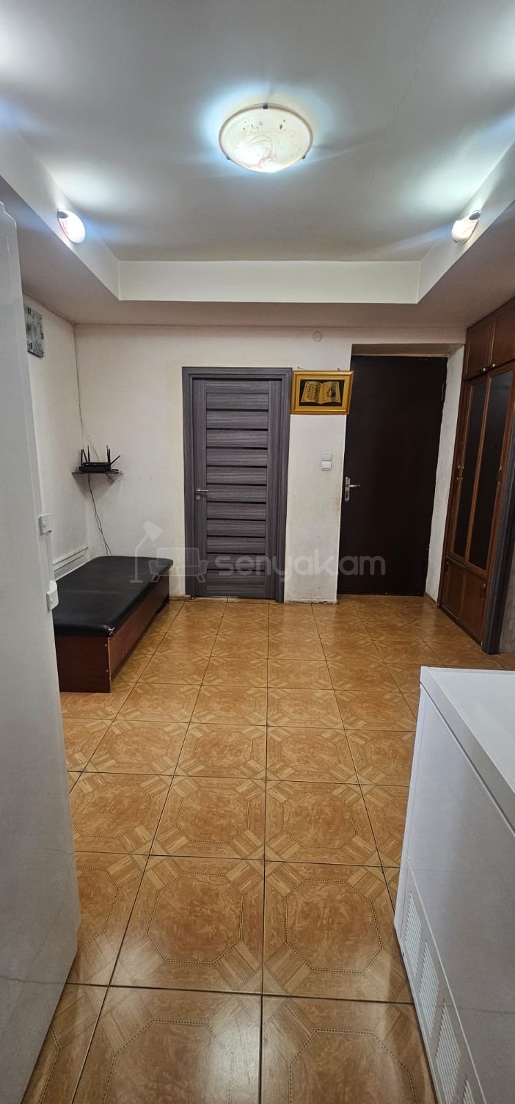4 Սենյականոց Բնակարան Քարե Շենքում, 92քմ, 4/5 հարկ, Կապիտալ Վերանորոգված