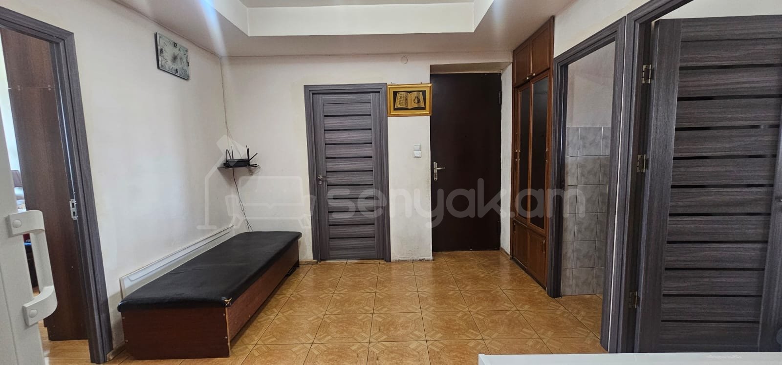 4 Սենյականոց Բնակարան Քարե Շենքում, 92քմ, 4/5 հարկ, Կապիտալ Վերանորոգված