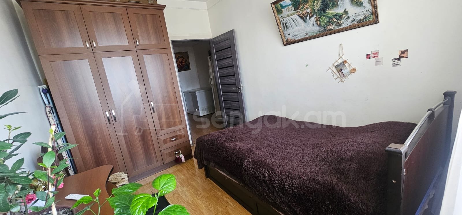 4 Սենյականոց Բնակարան Քարե Շենքում, 92քմ, 4/5 հարկ, Կապիտալ Վերանորոգված