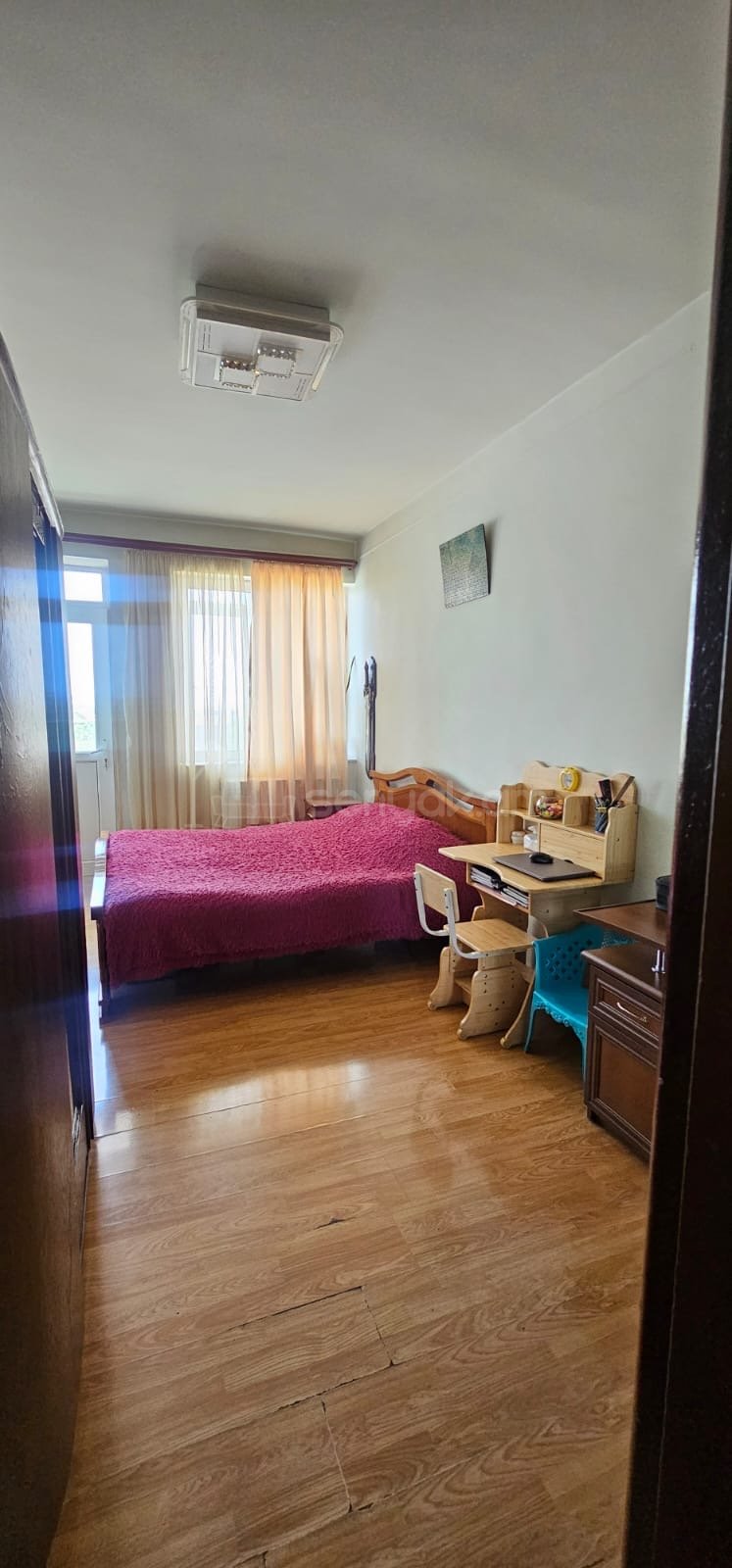 4 Սենյականոց Բնակարան Քարե Շենքում, 92քմ, 4/5 հարկ, Կապիտալ Վերանորոգված