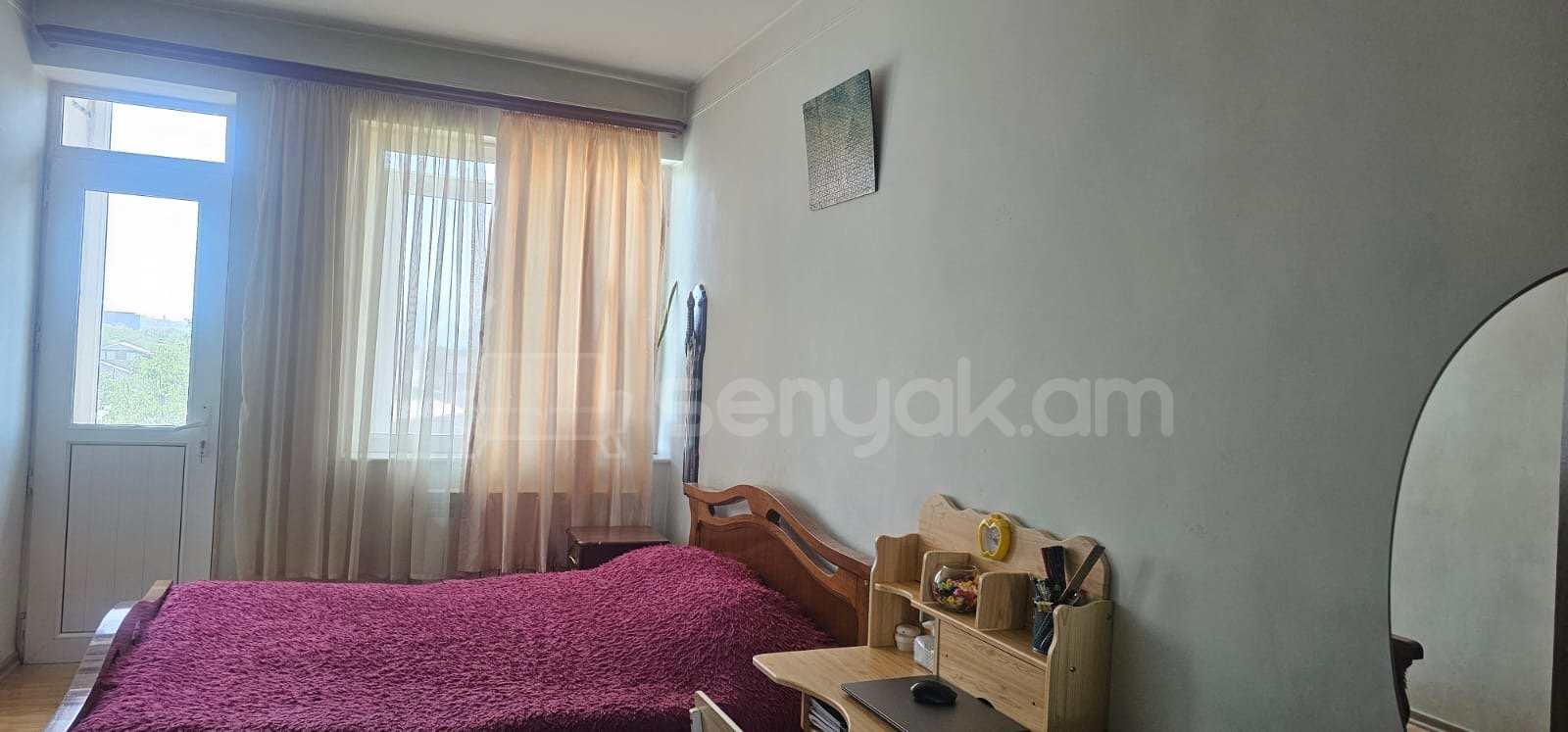 4 Սենյականոց Բնակարան Քարե Շենքում, 92քմ, 4/5 հարկ, Կապիտալ Վերանորոգված