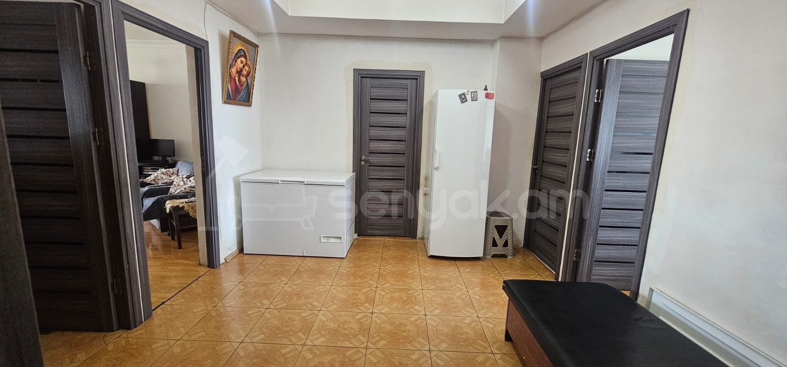 4 Սենյականոց Բնակարան Քարե Շենքում, 92քմ, 4/5 հարկ, Կապիտալ Վերանորոգված