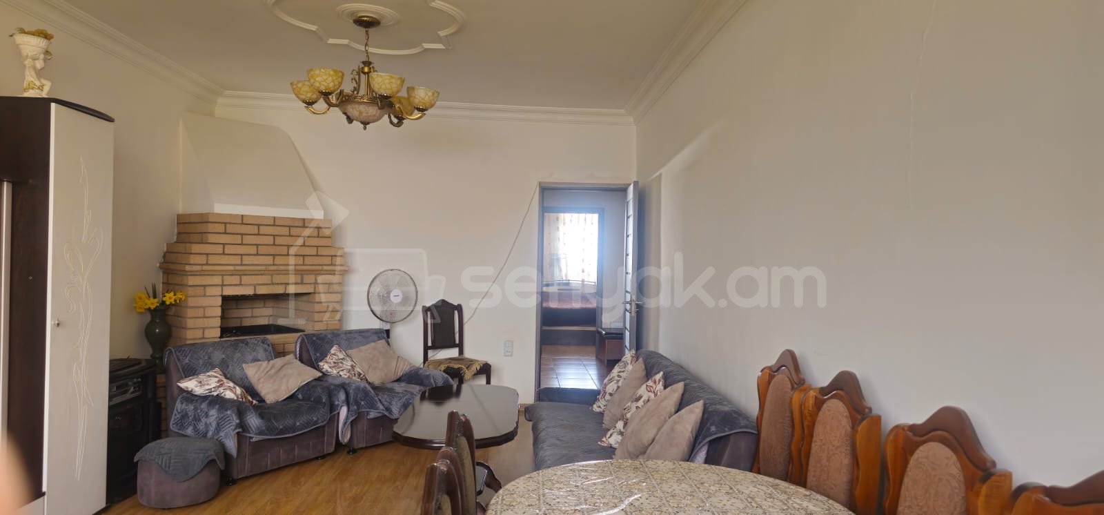 4 Սենյականոց Բնակարան Քարե Շենքում, 92քմ, 4/5 հարկ, Կապիտալ Վերանորոգված