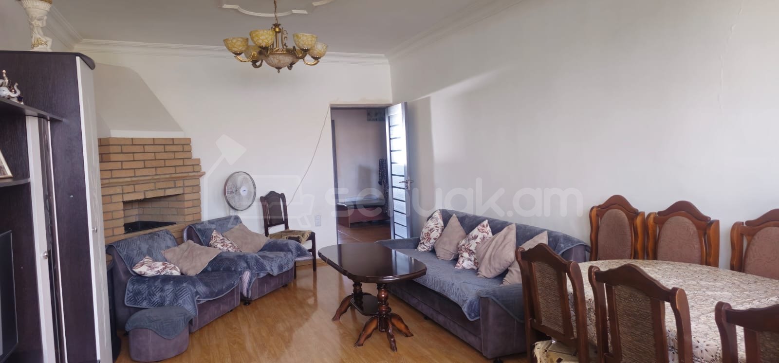 4 Սենյականոց Բնակարան Քարե Շենքում, 92քմ, 4/5 հարկ, Կապիտալ Վերանորոգված