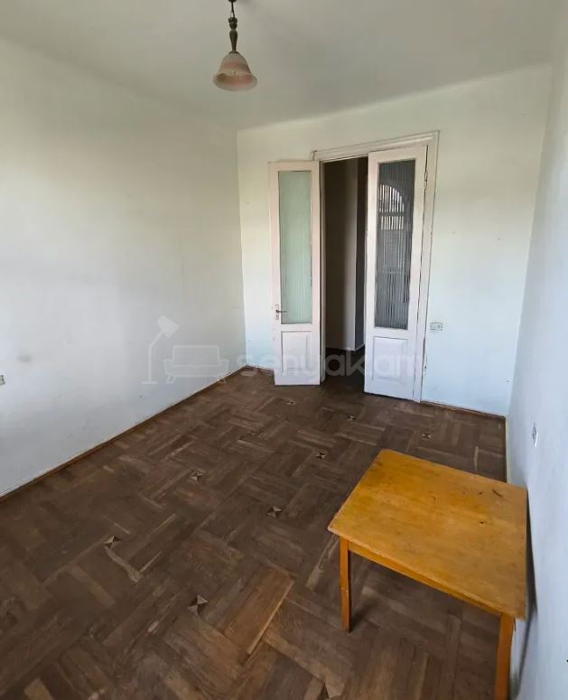 3 Սենյականոց Բնակարան Քարե Շենքում, 84քմ, 3/4 հարկ, Կոսմետիկ Վերանորոգված