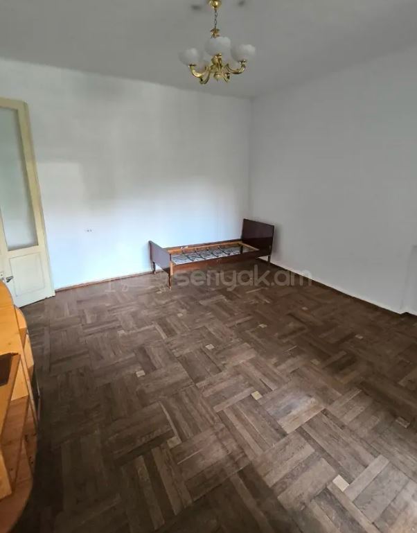 3 Սենյականոց Բնակարան Քարե Շենքում, 84քմ, 3/4 հարկ, Կոսմետիկ Վերանորոգված