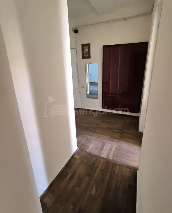 3 Սենյականոց Բնակարան Քարե Շենքում, 84քմ, 3/4 հարկ, Կոսմետիկ Վերանորոգված