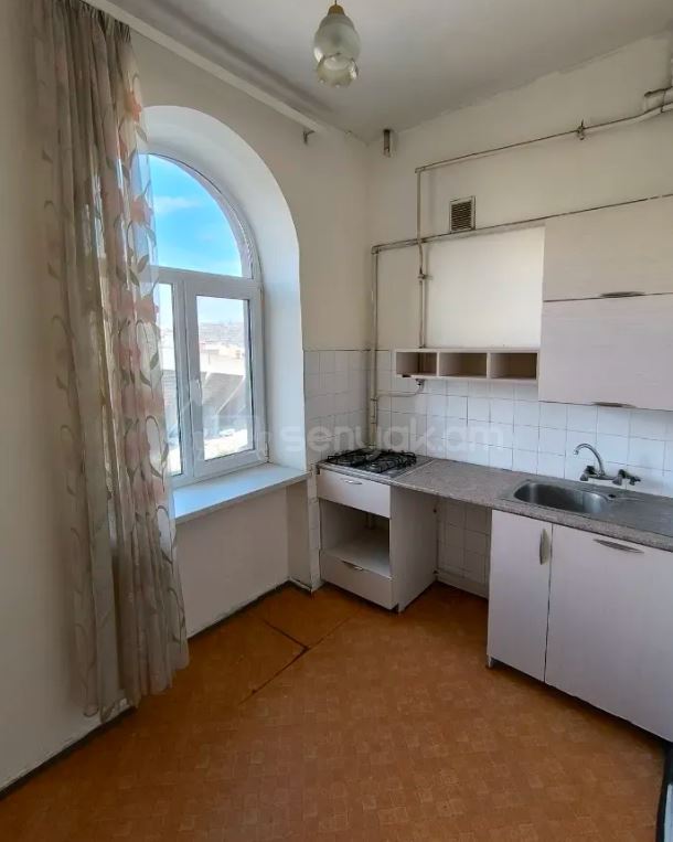 3 Սենյականոց Բնակարան Քարե Շենքում, 84քմ, 3/4 հարկ, Կոսմետիկ Վերանորոգված