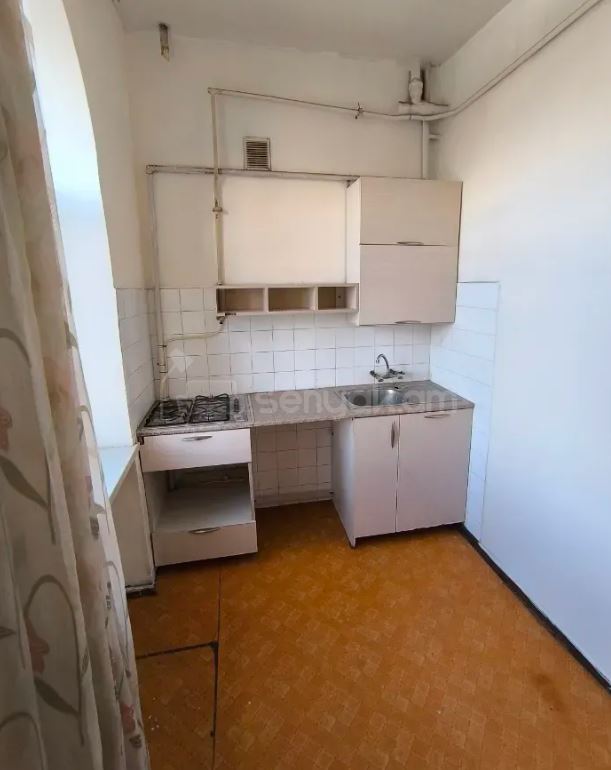 3 Սենյականոց Բնակարան Քարե Շենքում, 84քմ, 3/4 հարկ, Կոսմետիկ Վերանորոգված