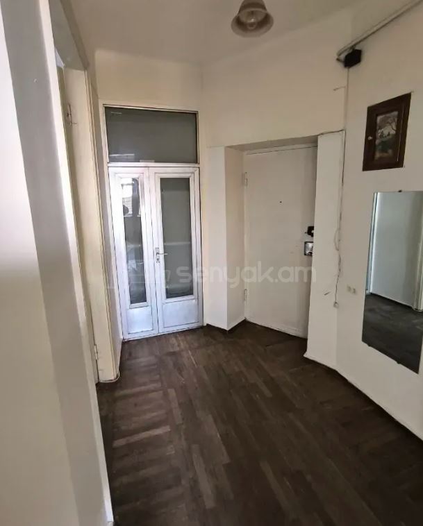 3 Սենյականոց Բնակարան Քարե Շենքում, 84քմ, 3/4 հարկ, Կոսմետիկ Վերանորոգված