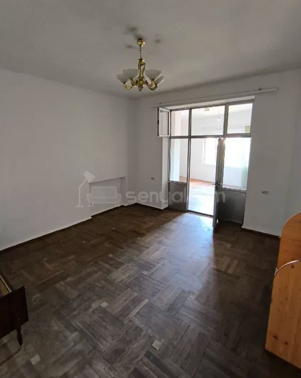 3 Սենյականոց Բնակարան Քարե Շենքում, 84քմ, 3/4 հարկ, Կոսմետիկ Վերանորոգված