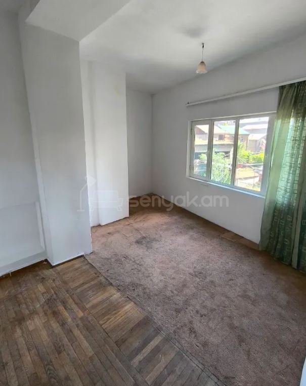 3 Սենյականոց Բնակարան Քարե Շենքում, 84քմ, 3/4 հարկ, Կոսմետիկ Վերանորոգված