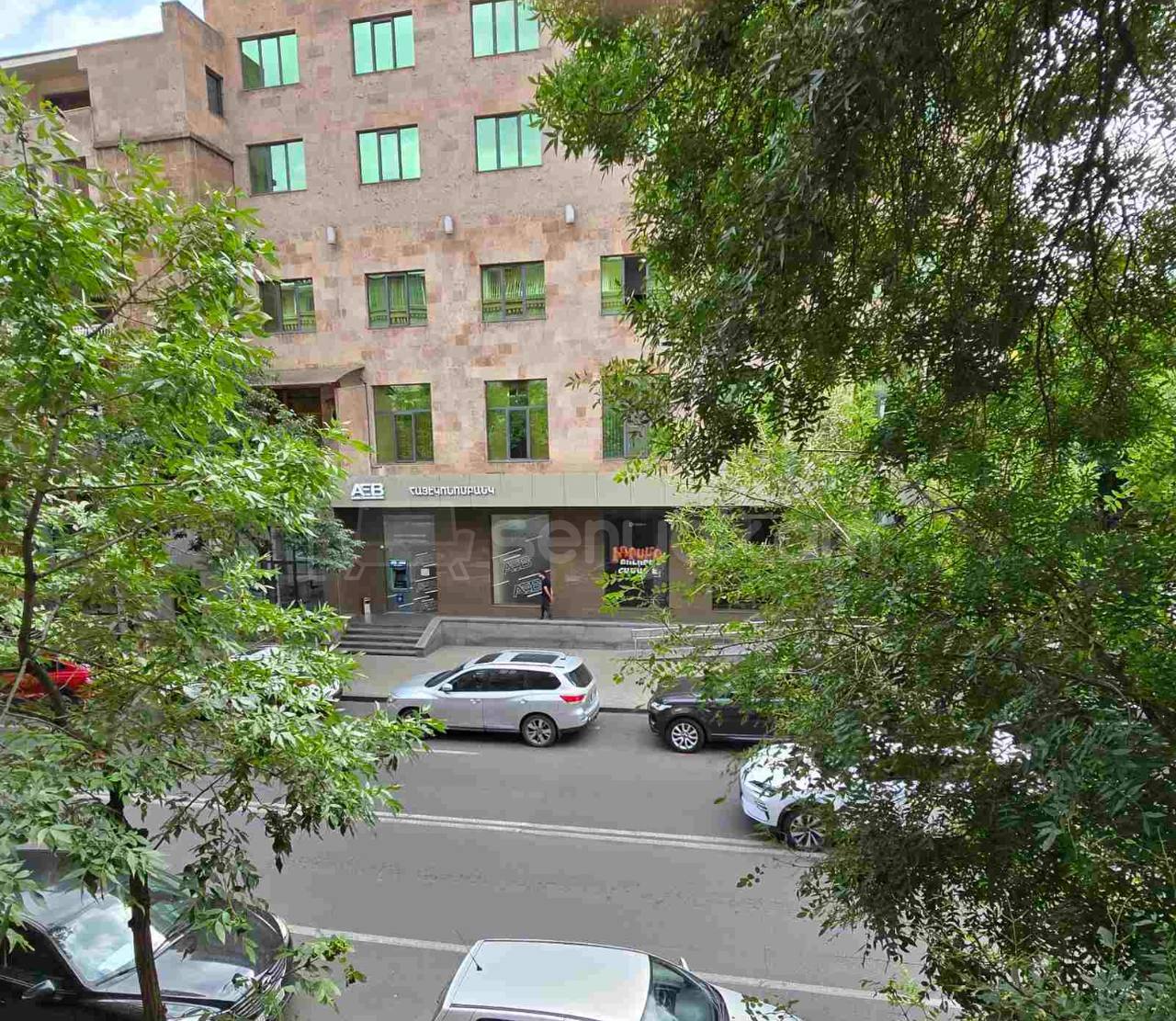2 Սենյականոց Բնակարան Քարե Շենքում, 50քմ, 2/5 հարկ, Նորմալ Վիճակում, Կահավորված, Արևկող