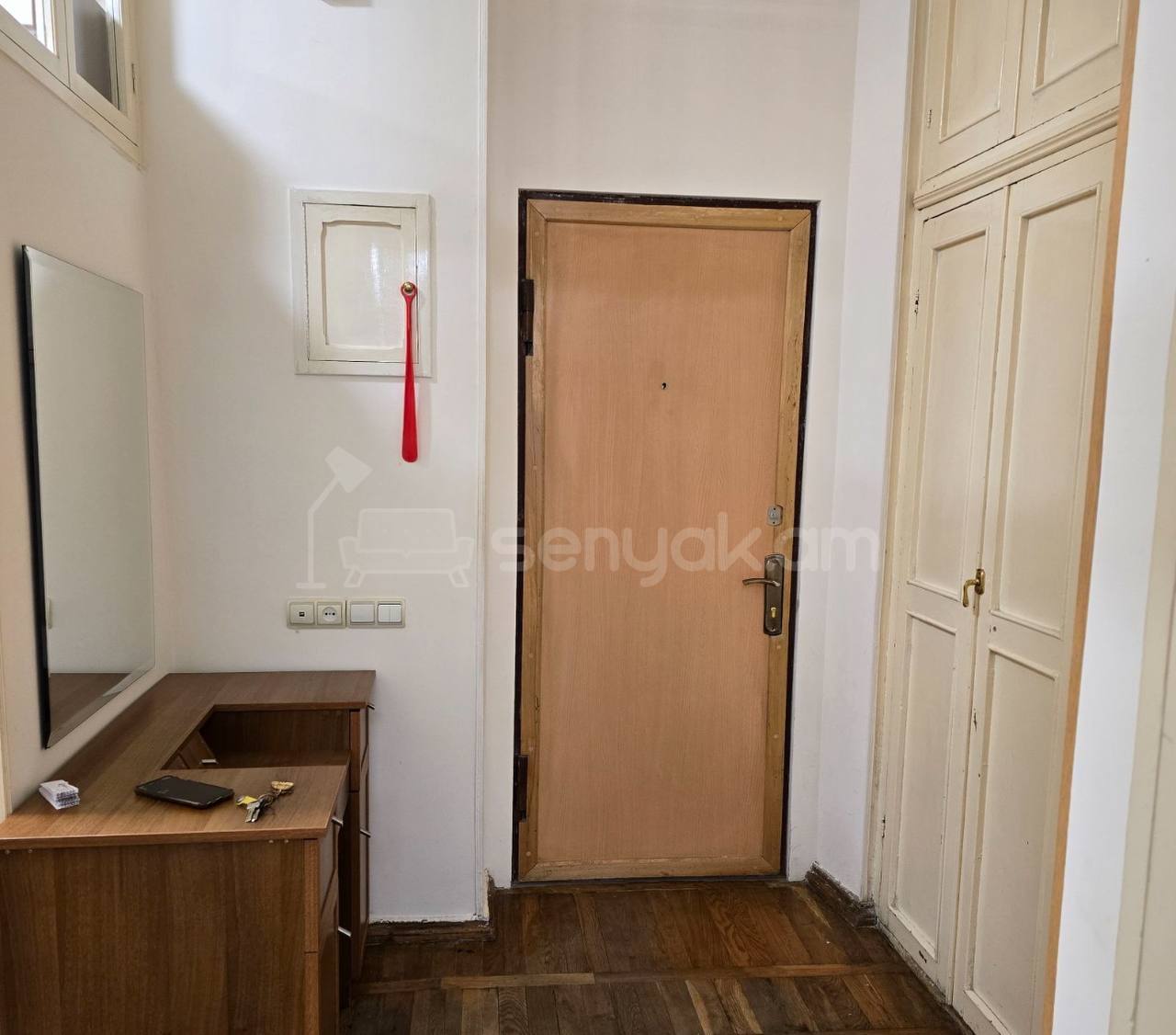 2 Սենյականոց Բնակարան Քարե Շենքում, 50քմ, 2/5 հարկ, Նորմալ Վիճակում, Կահավորված, Արևկող