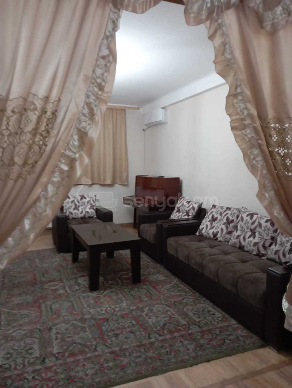 3 Սենյականոց Բնակարան, 80քմ, 5/9 հարկ, Նորմալ Վիճակում, Կահավորված, Արևկող